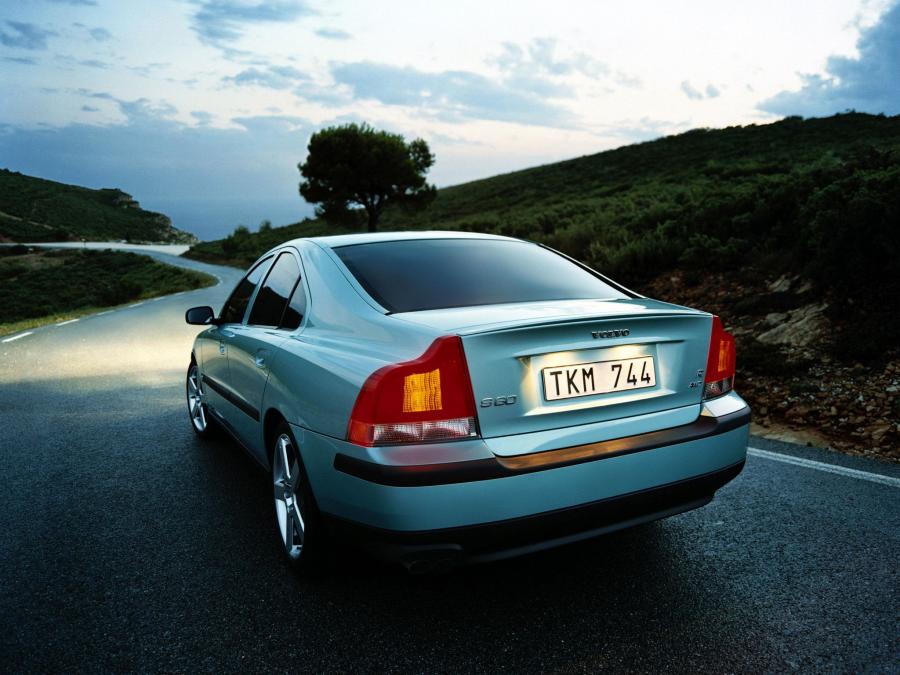 Volvo S60 R 2004 года  (фото 26 из 30)